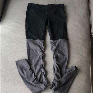 Alo yoga dual tone pants - Size Small
